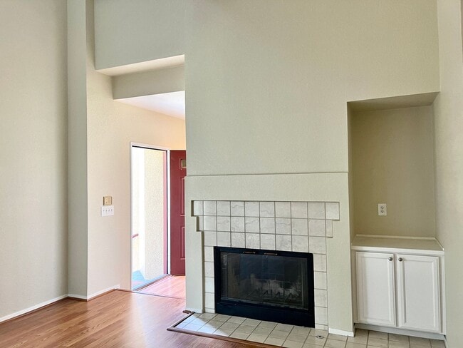 Building Photo - Working from home? This town home has a huge office area and large primary suite... plus a second...