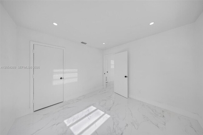 Building Photo - 2468 NW 21st St