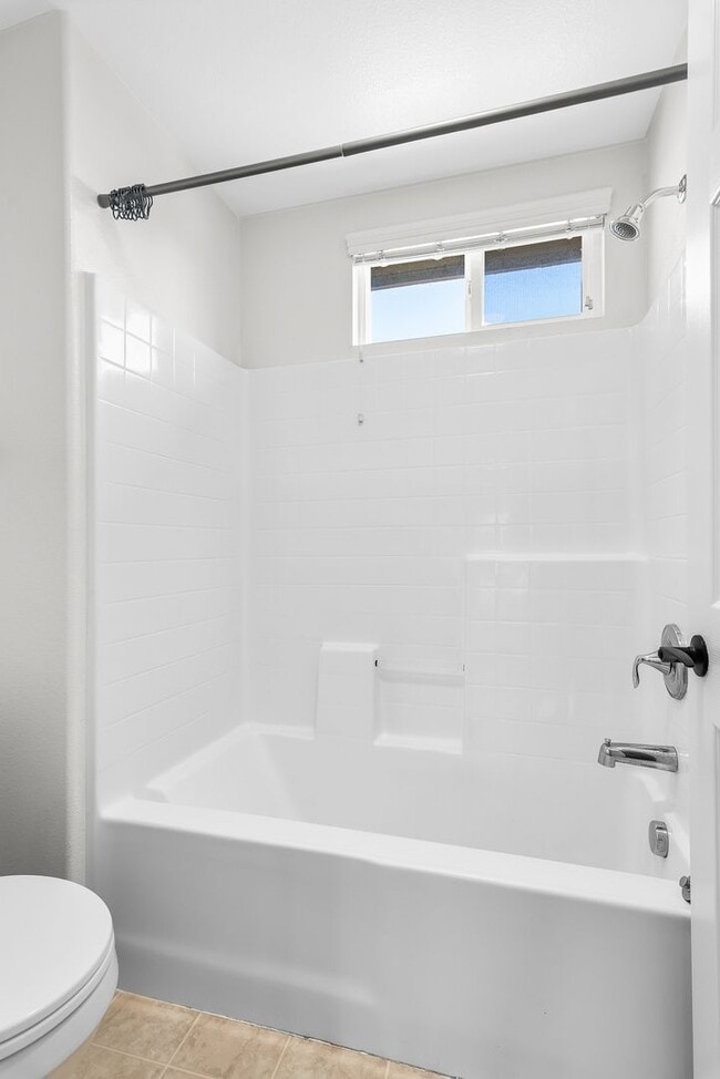 Building Photo - Spacious 4-Bedroom Home for Rent in Chula Vista – Available Now