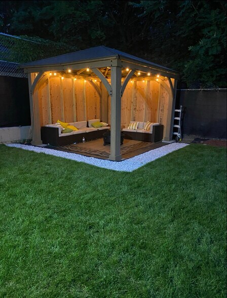 Building Photo - 682 S 19th St