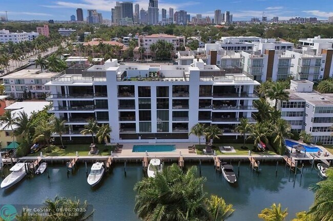 Building Photo - 20 Isle of Venice Dr