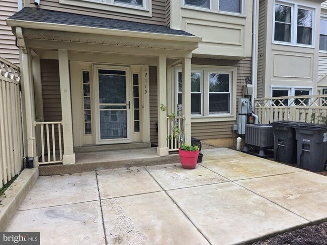 Building Photo - 12119 Salemtown Dr