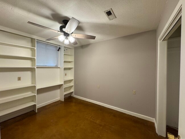 Building Photo - 2105 Wright Ave