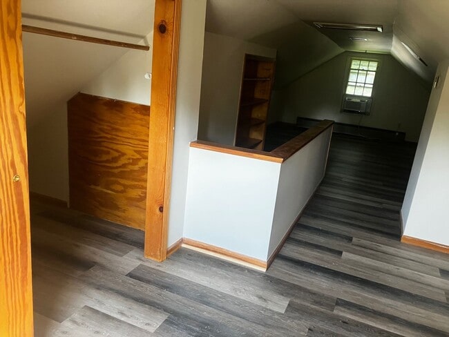 Building Photo - Charming 3-Bedroom Home with Unique Detail...