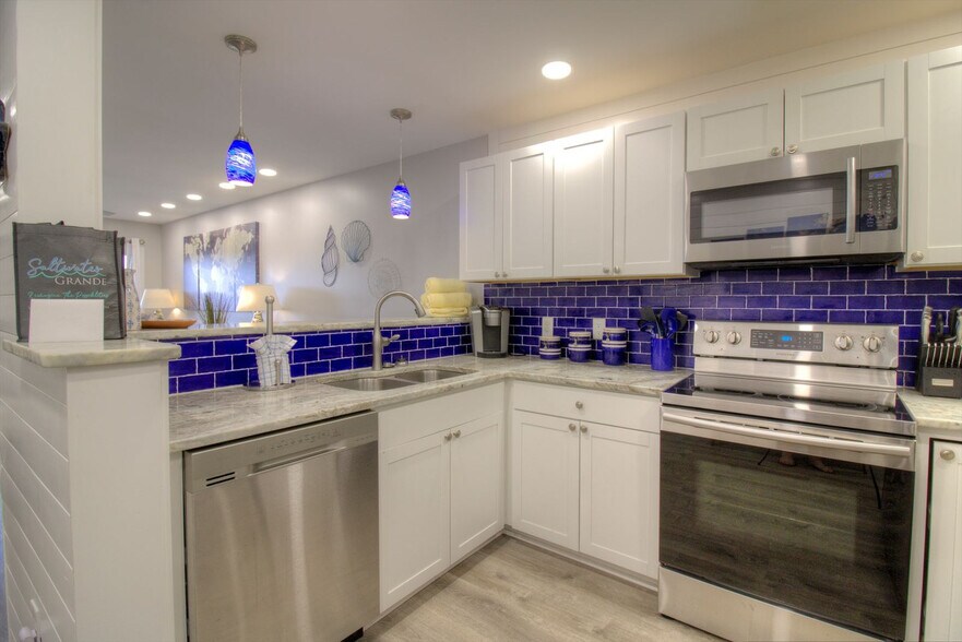 Building Photo - 9501 Shore Dr