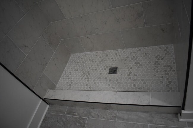 Building Photo - 2406 N Talbott St