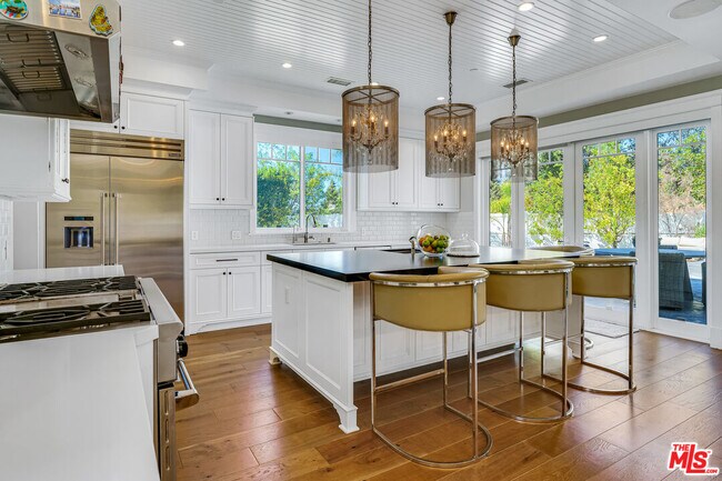 Building Photo - 19633 Wells Dr