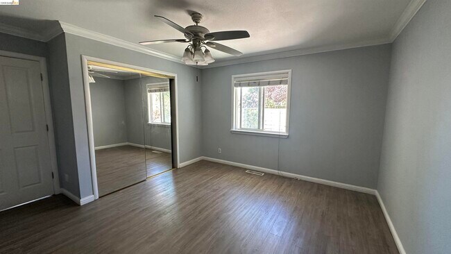 Building Photo - 101 Shady Ln