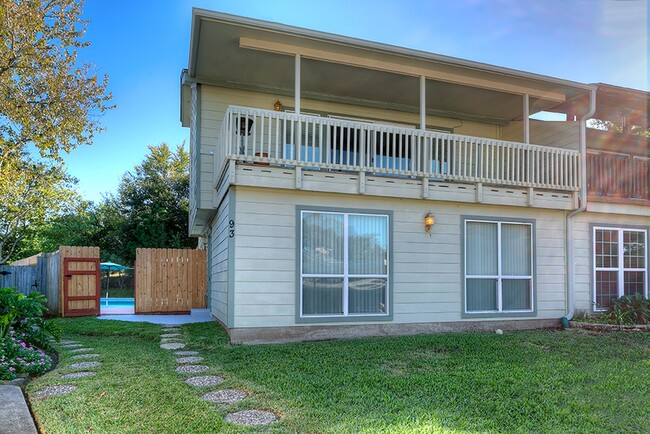 Building Photo - 93 Lakeview Village