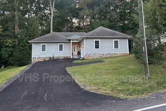 Building Photo - 2400 Lakeview Pkwy