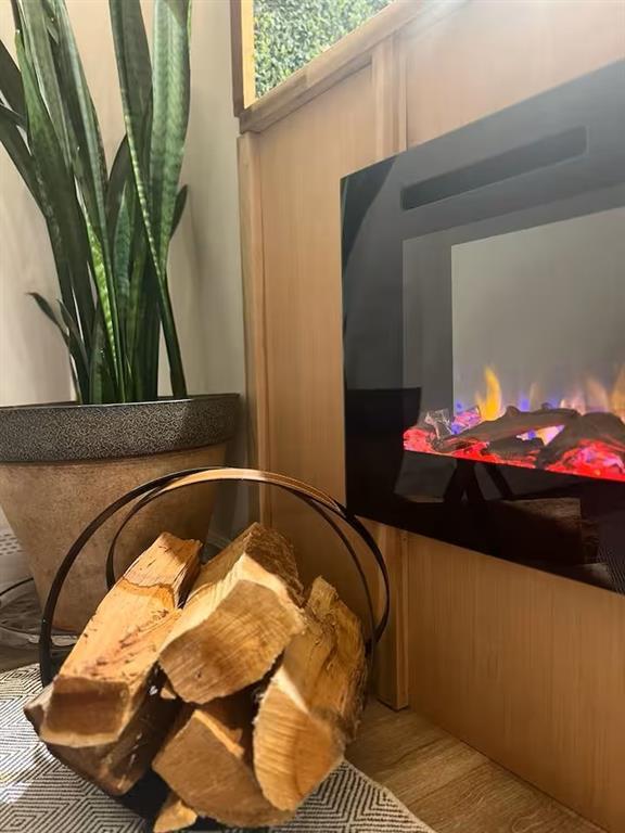 Building Photo - 207 Main Ave