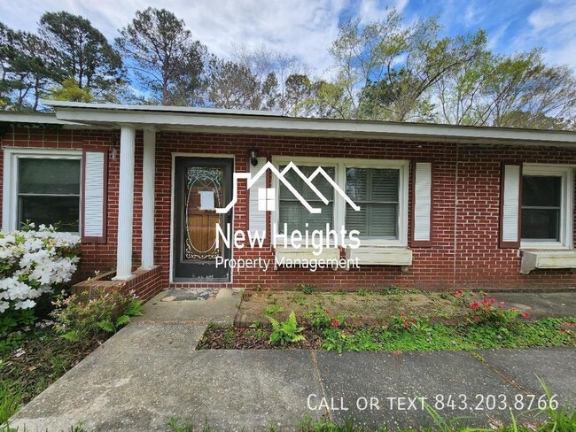 Building Photo - Available now!! Amazing single-family deta...