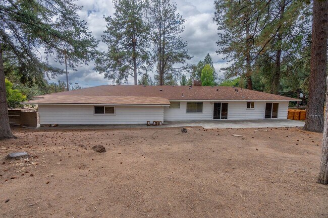 Building Photo - West Hills 4 Bdrm+, 3 Bath Mid Century - A...