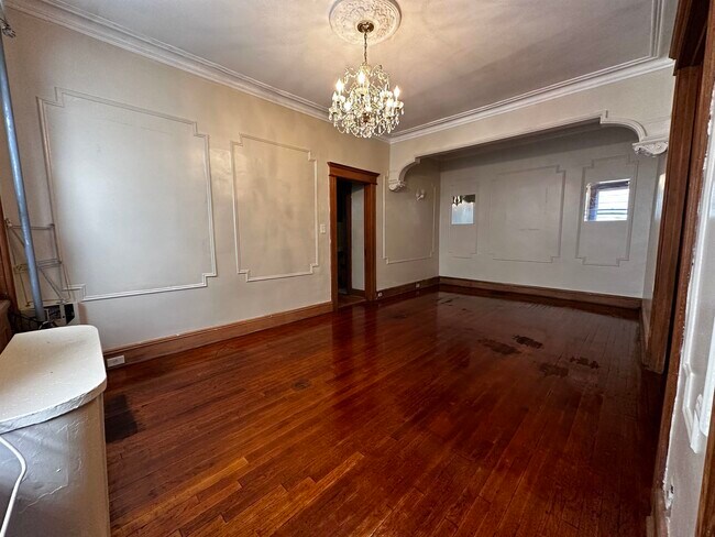 Building Photo - 138 Kensington Ave