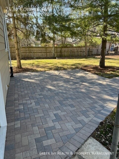 Building Photo - 2434 Cowper Ave