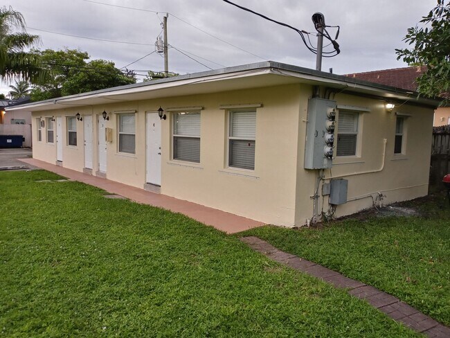 Building Photo - 316 NE 3 St