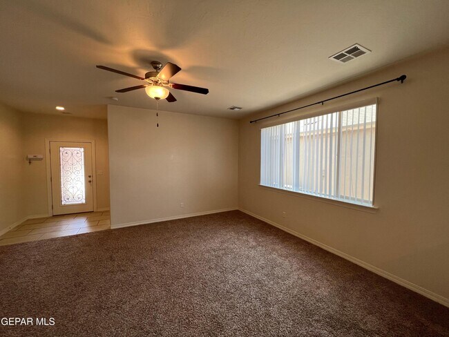 Building Photo - 147 N Manzanita Dr
