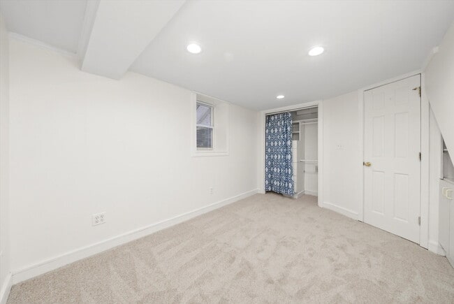 Building Photo - Updated 5-Bedroom, 2-Bath Home Across from the Park