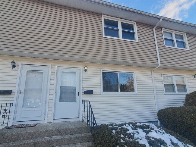 Building Photo - 174 Pine St