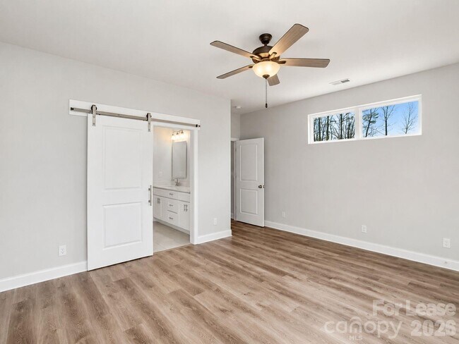 Building Photo - 339 Gray Dr