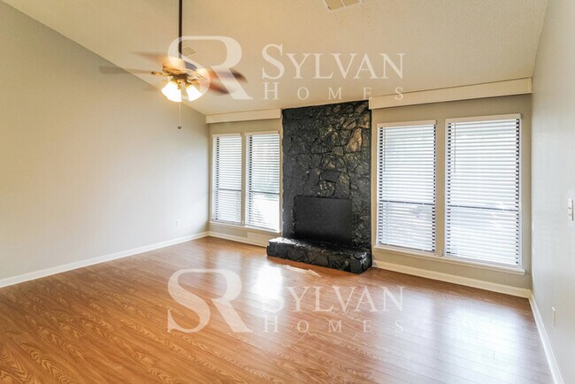 Building Photo - 5238 Stafford Dr NW