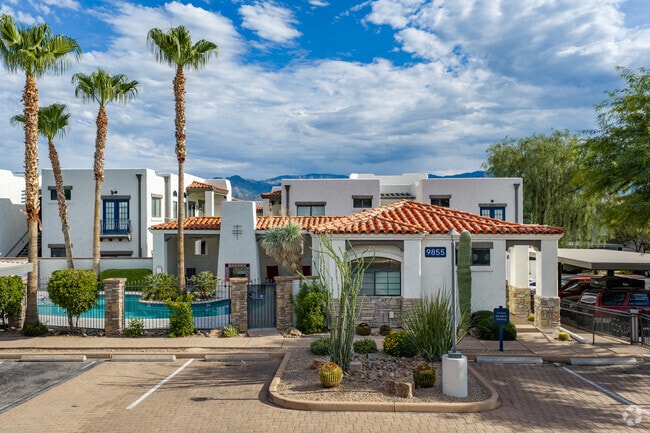 Building Photo - Cortland Las Casas