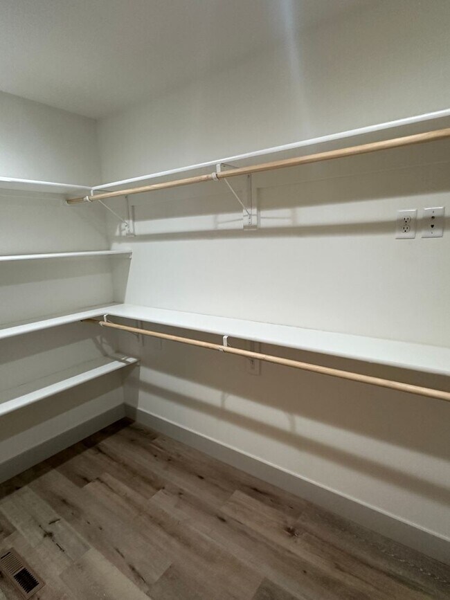 Building Photo - Now LEASING in Summit Pass! Available May 18, 2026!