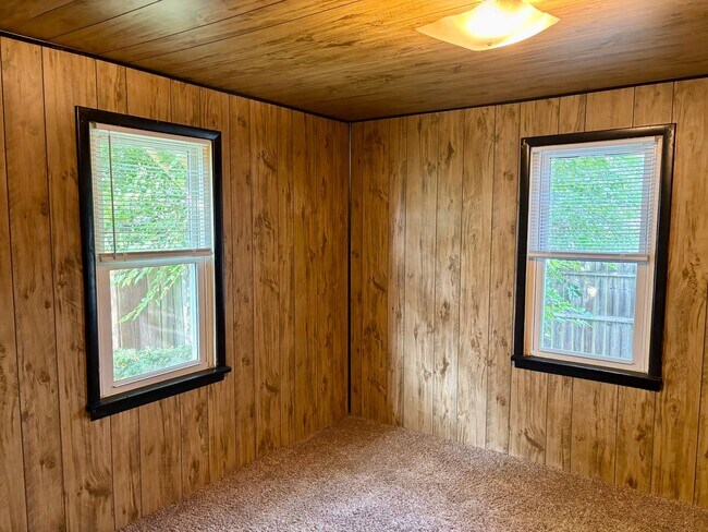 Building Photo - Spacious 2-bed, 1-bath house in Bluffton!