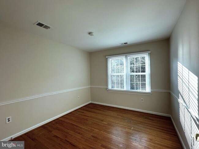 Building Photo - 9612 Whitecedar Ct