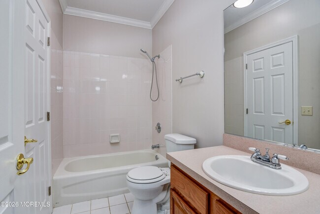 Building Photo - 574 St Andrews Pl