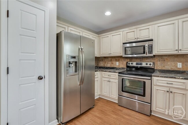 Building Photo - 205 Abigail Cir