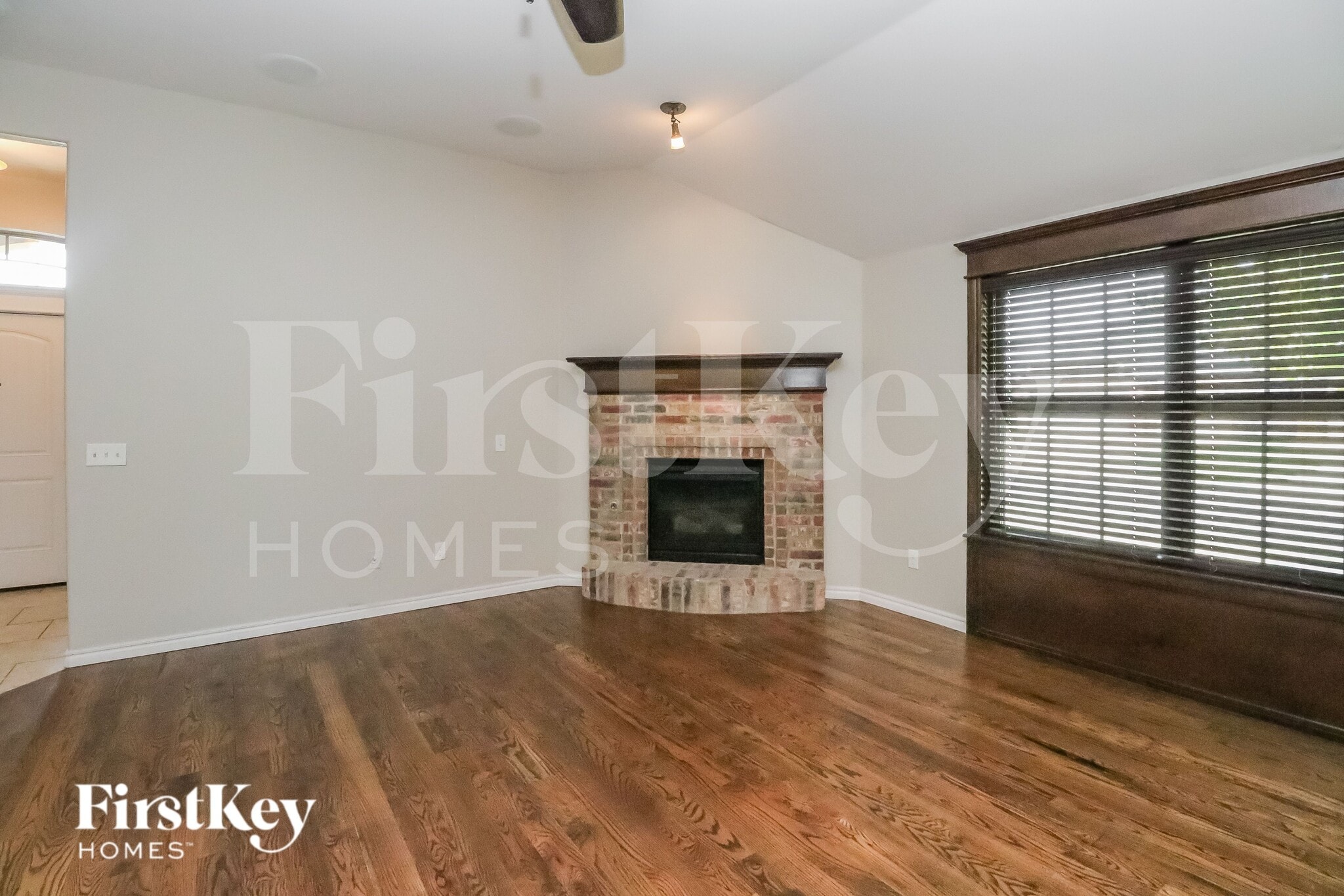 Building Photo - 17000 Barcelona Dr