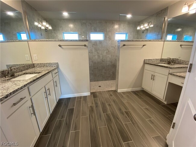 Building Photo - 2513 NW 14th Pl