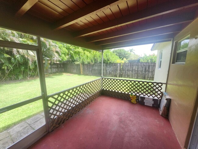 Building Photo - 4972 SW 93rd Ave