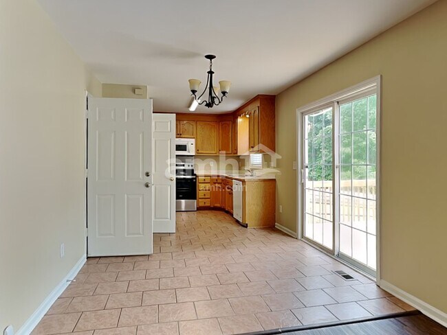 Building Photo - 4466 Timberwood Dr