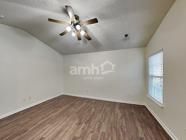 Building Photo - 7739 Sullivans Trace Dr