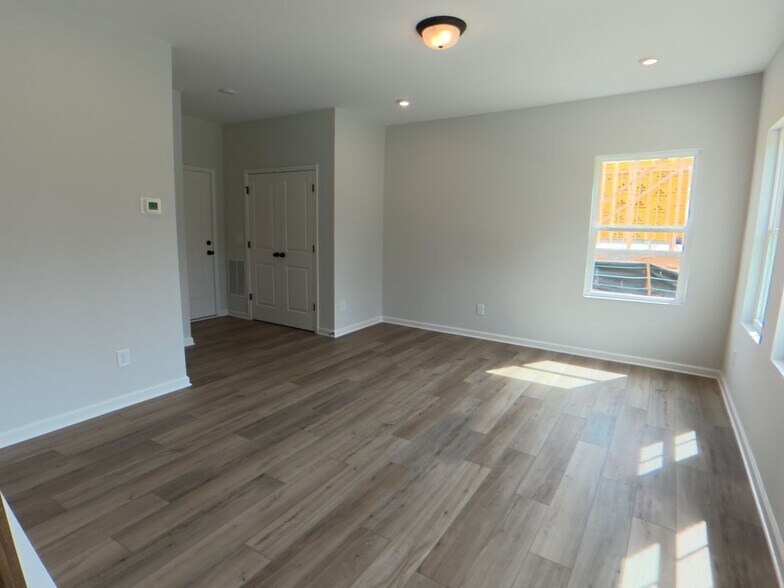 Building Photo - 2923 Beaconwood Ct