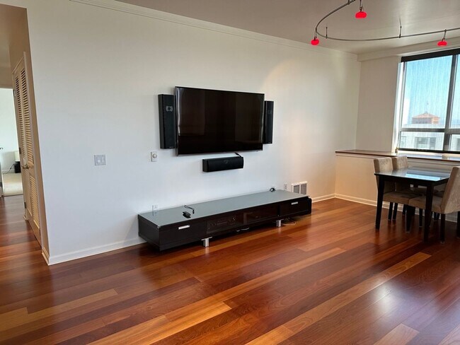 Building Photo - Epic REA: Fabulous 2 BR/2 BA South Beach C...