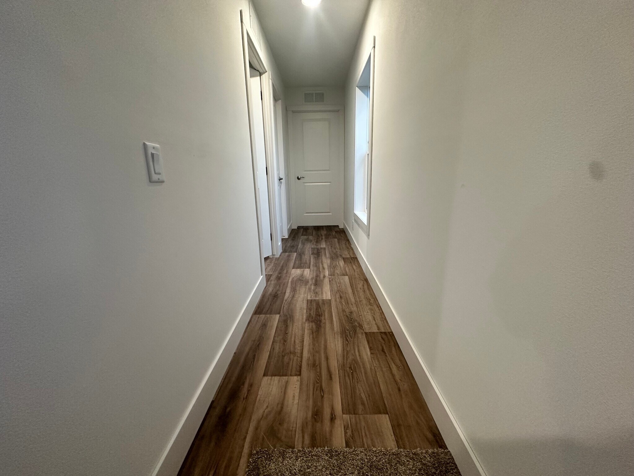 Building Photo - 19 Cavalier St N