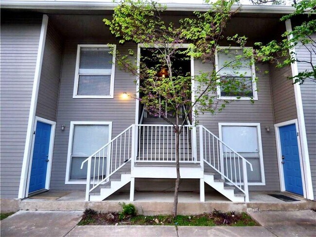 Primary Photo - 5201 Evans Ave