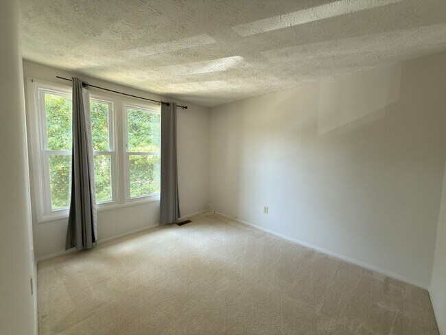 Building Photo - 5519 Inverness Woods Ct
