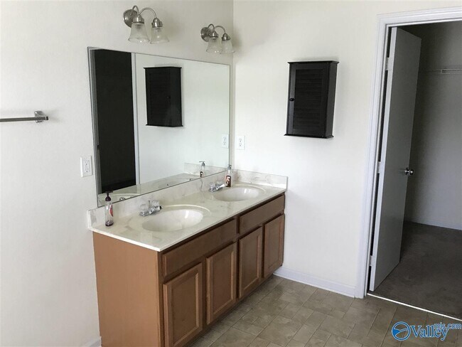 Building Photo - 133 Belle Haven Dr