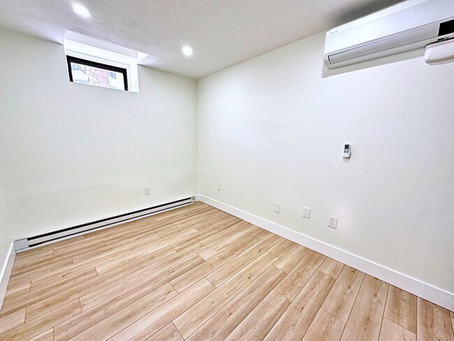 Building Photo - 128 Webster St