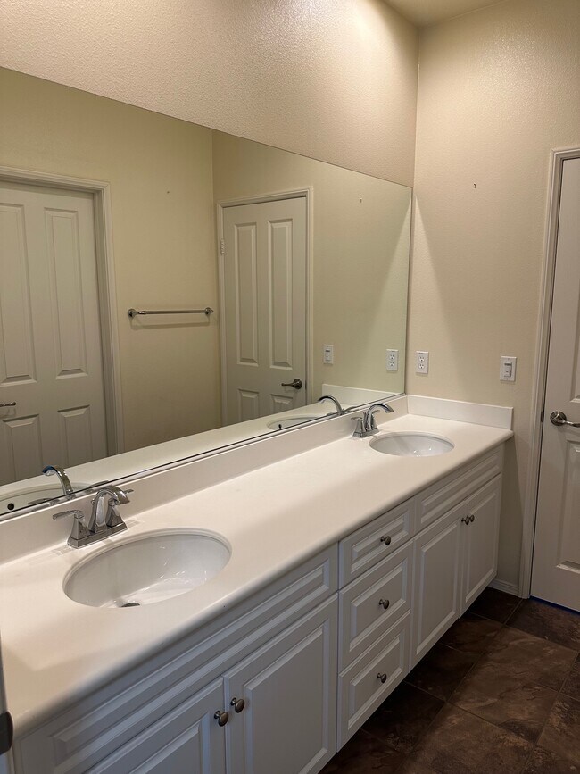 Building Photo - 3321 View Ridge Drive