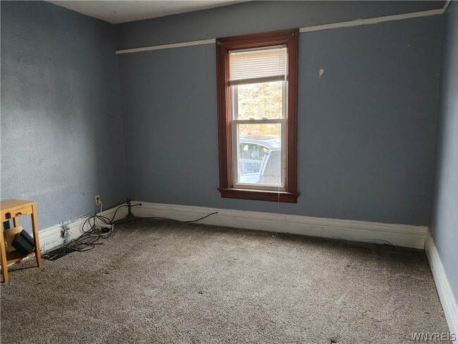 Building Photo - 770 Lake Rd