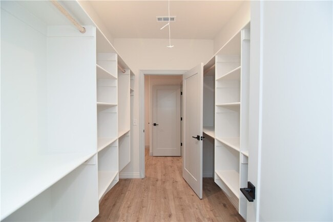 Building Photo - 13734 Canal St