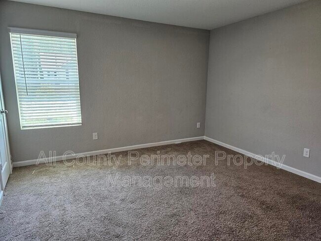 Building Photo - 303 Augusta Woods Dr