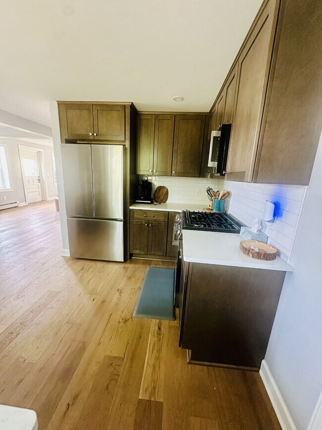 Building Photo - Furnished 3-Bedroom Single-Family Home in West Falls