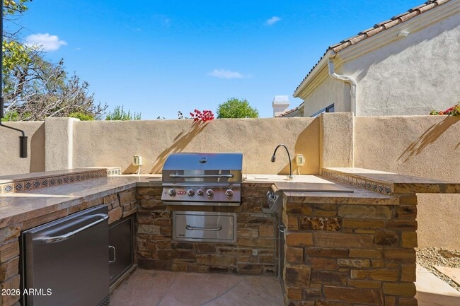 Building Photo - 7642 E Hartford Dr