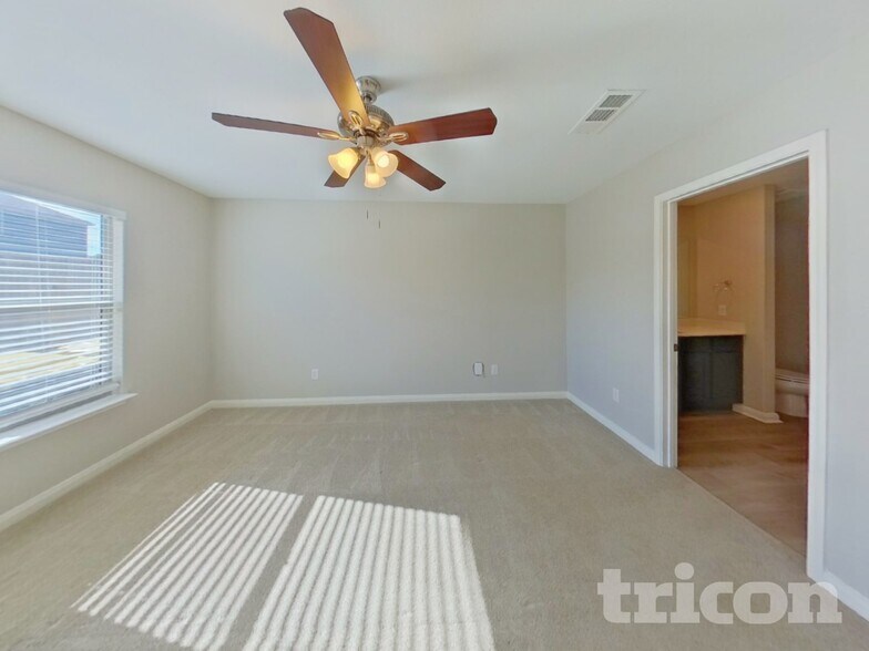 Building Photo - 118 Bush Dr